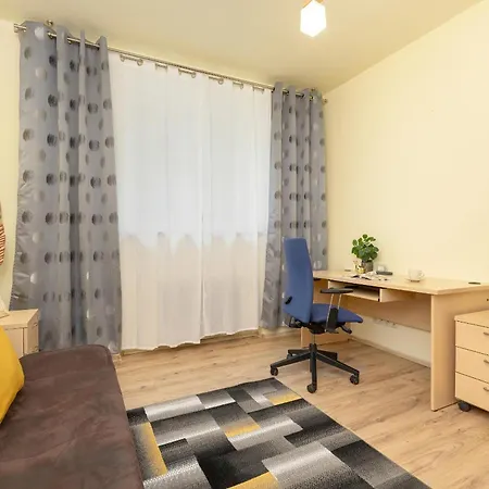 Przytulny Apartament Blisko Starego Miasta W Krakowie By Renters
